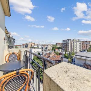Boulogne Nord - luxueux trois pièces au dernier étage, balcons, 