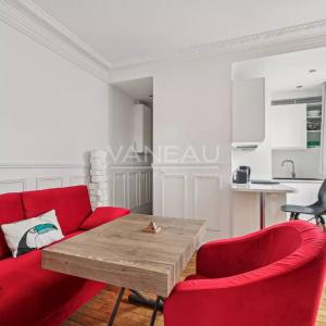 Dernier étage deux pièces vue toits 29.06 M²