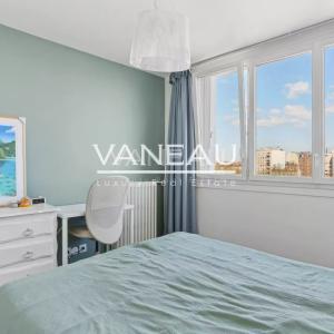 Appartement familial en dernier étage avec quatre chambres