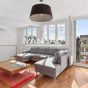 Appartement familial en dernier étage avec quatre chambres
