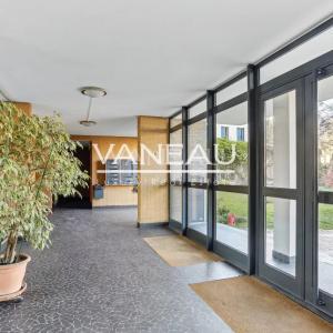 Appartement familial en dernier étage avec quatre chambres