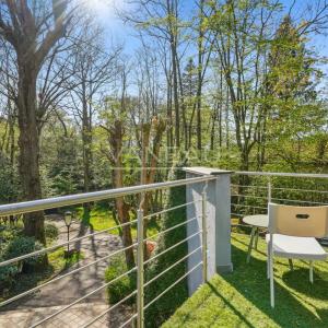 Maison d'architecte sur terrain arboré