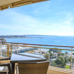 Cannes Croisette Appartement d'exception vue mer à vendre
