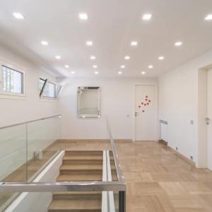 Antibes, Villa Contemporaine avec vue mer panoramique à vendre