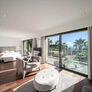 SUPER CANNES VILLA CONTEMPORAINE VUE MER CONTEMPORAINE A VENDRE