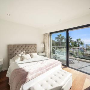SUPER CANNES VILLA CONTEMPORAINE VUE MER CONTEMPORAINE A VENDRE