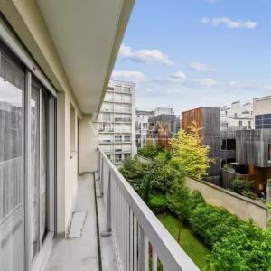Paris XVIIIème - Beau trois pièces avec balcon et box -