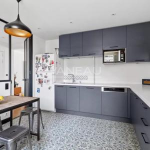 Paris XVIIIème - Grandes Carrières - Bel appartement de sept piè