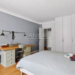 Paris XVIIIème - Grandes Carrières - Bel appartement de sept piè