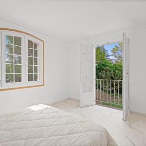 Mougins - Villa entièrement rénovée avec Tennis à vendre