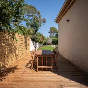 Exclusivité : Mougins - Villa entièrement rénovée avec Tennis à 