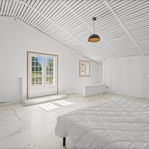 Mougins - Villa entièrement rénovée avec Tennis à vendre