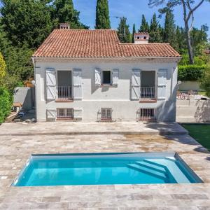 Exclusivité - Mougins - Villa rénovée Piscine Tennis à vendre