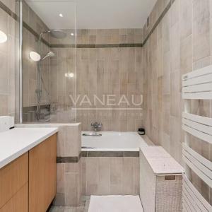 PARIS XVIe - Suchet - Raffet -  Etage élevé, vues dégagées.