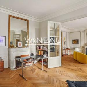 Appartement haussmannien d’exception – Square de la Tour Maubour