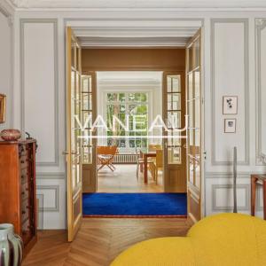 Appartement haussmannien d’exception – Square de la Tour Maubour