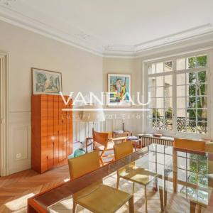 Appartement haussmannien d’exception – Square de la Tour Maubour