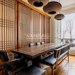 FAUBOURG DU ROULE - APPARTEMENT FAMILIAL