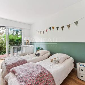 Ville d'Avray - Appartement familial bordé par un vaste jardin p