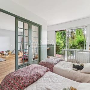 Ville d'Avray - Appartement familial bordé par un vaste jardin p
