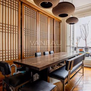 FAUBOURG DU ROULE - APPARTEMENT FAMILIAL