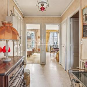 Bel ancien, en étage avec ascenseur