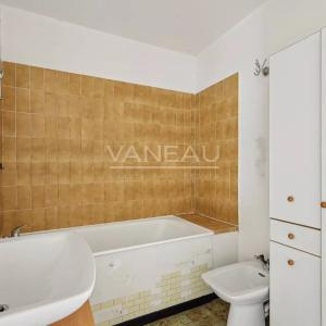 EXCLUSIVITE - DEUX PIECES AVEC BALCON - PROCHE DES PASSAGES