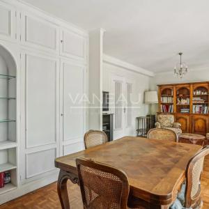 Boulogne Billancourt, Deux chambres, en étage avec balcon