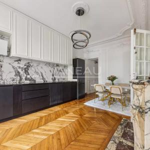PARIS VIIIe - Appartement familial et de réception