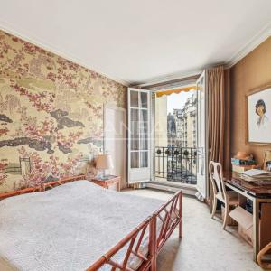 Paris XVI Nord - 197m2 - Beau familial étage élevé, vue dégagée.