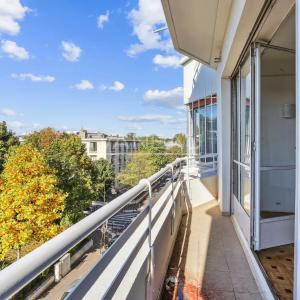 PARIS XVIe - Serres d'Auteuil - Vue dégagée - Balcon