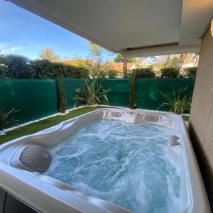 Juan les Pins, magnifique Rez-de-jardin dans une résidence de st
