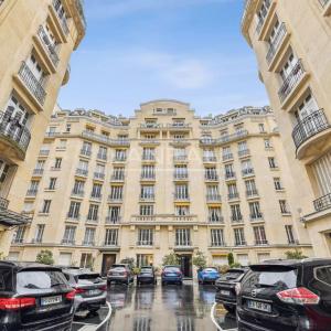 Paris XVI Nord - 197m2 - Beau familial étage élevé, vue dégagée.