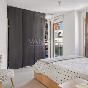 DEUX PIECES AVEC TERRASSE EN ETAGE ELEVE