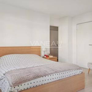 DEUX PIECES AVEC TERRASSE EN ETAGE ELEVE