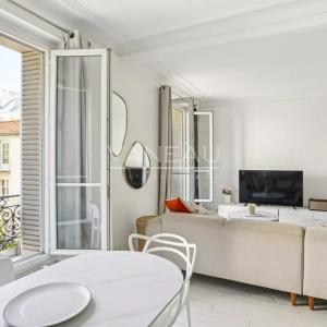 Paris VII - Cler - Charmant pied-à-terre, vue dégagée