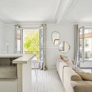 Paris VII - Cler - Charmant pied-à-terre, vue dégagée