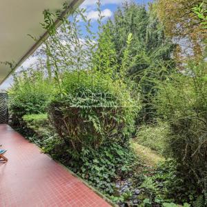 Ville d'Avray - Appartement familial bordé par un vaste jardin p