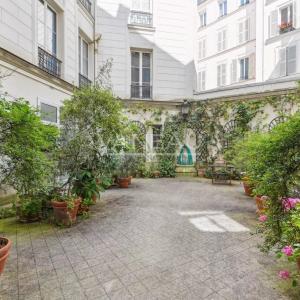 Paris VIIIe - A deux pas des Batignolles.