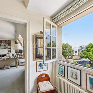 PARIS Ve - Monge / Montebello - Duplex d'exception en dernier ét