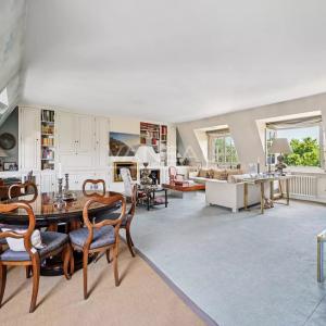 PARIS Ve - Monge / Montebello - Duplex d'exception en dernier ét
