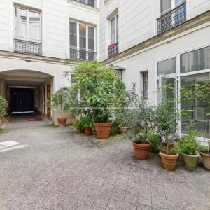 Paris VIIIe - A deux pas des Batignolles.