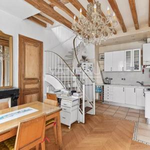 Paris IIIe - Place des Vosges - Duplex 2 chambres Calme Lumineux