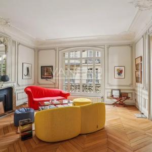 Appartement haussmannien d’exception – Square de la Tour Maubour