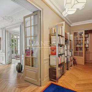 Appartement haussmannien d’exception – Square de la Tour Maubour