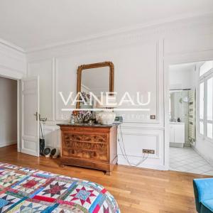 Paris VII- Appartement familial au pieds du Champ-De-Mars