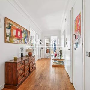 Paris VII- Appartement familial au pieds du Champ-De-Mars
