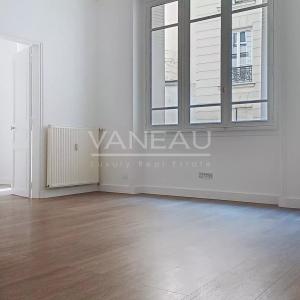 PARIS XVII - Deux pièces en rez-de-chaussée - rue de Levis