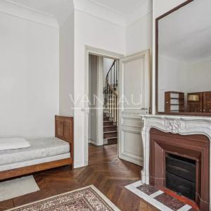 Paris VIe - Maison Bourgeoise, à quelques pas du jardin du Luxem