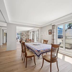 Duplex au dernier étage avec terrasses